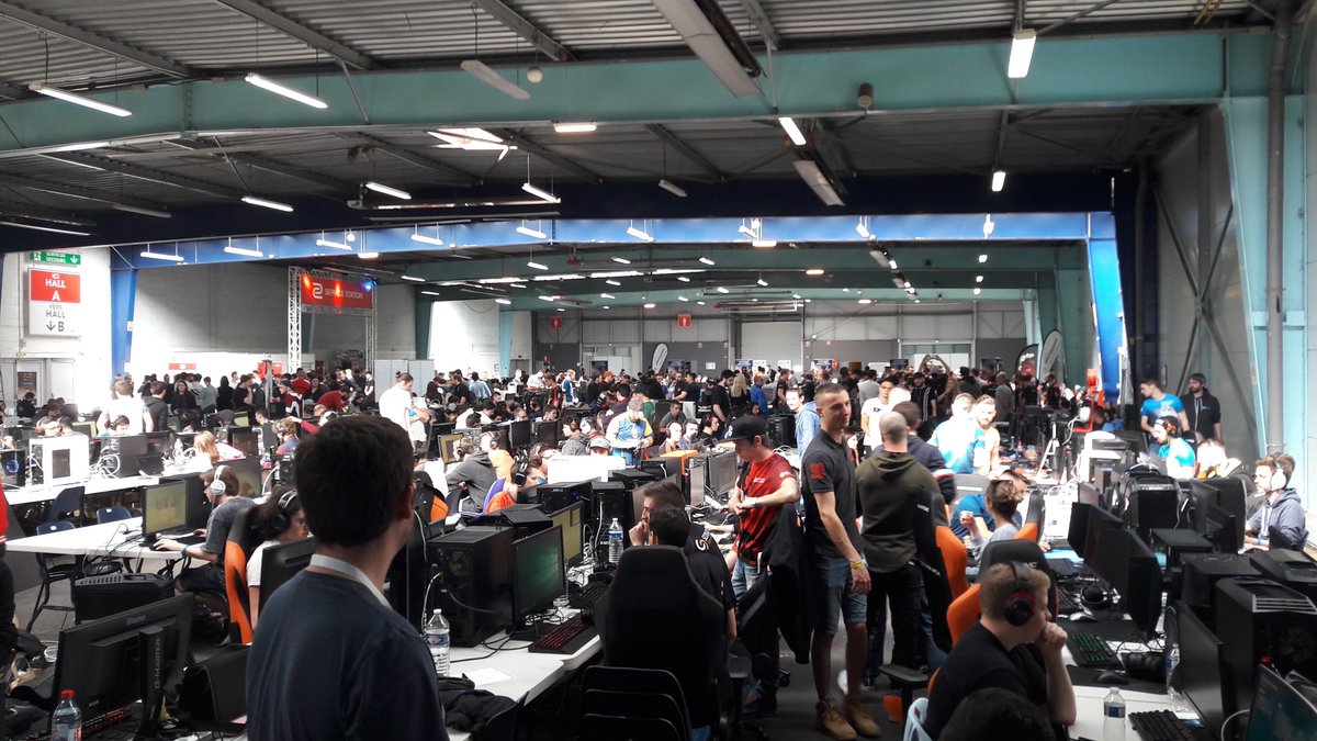 ASCII_Nice's tweet photo. Merci à la #dreamhacktours pour ce week-end bien rempli. Malgré les quelques soucis techniques la team Promenade des anglais a pu briller sur PUBG ( ou presque 😄 )
#DHFR2018 https://t.co/XL8Kyuka1i