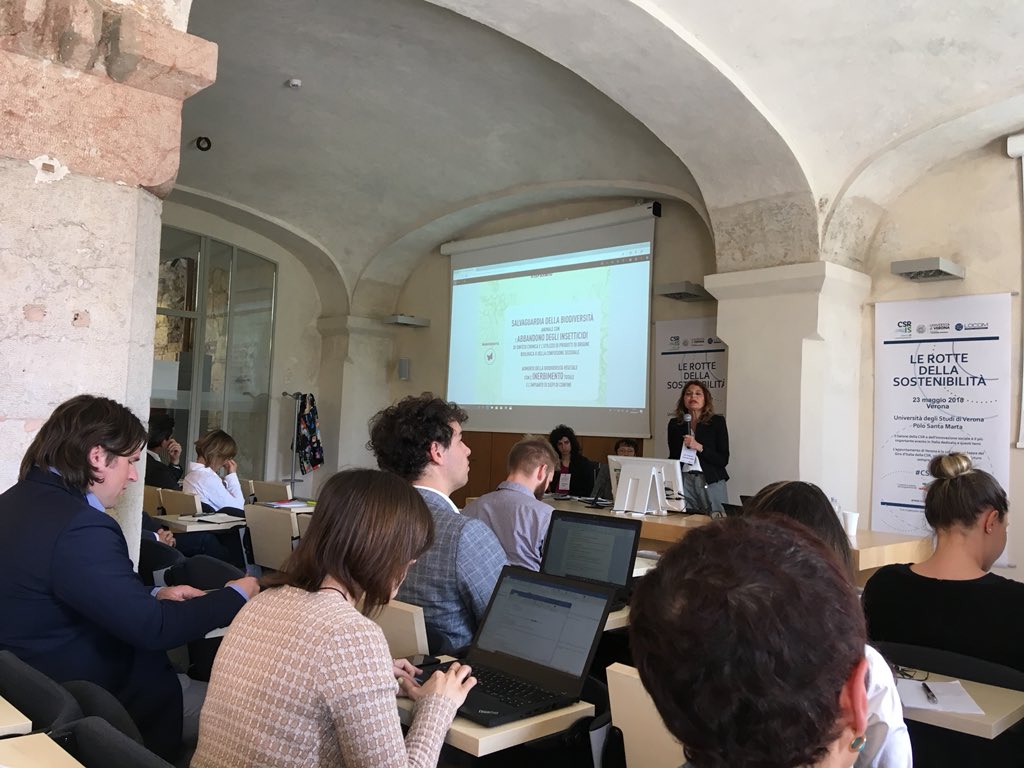 dal_rita's tweet photo. Certificazione RRR: riduci, risparmia e rispetta Consorzio Valpolicella #csris18vr un’industria a cielo aperto impegnata a riduzione l’impatto ambientale e a promuovere la sostenibilità anche per quanto riguarda il sociale https://t.co/AOzDDP6x17