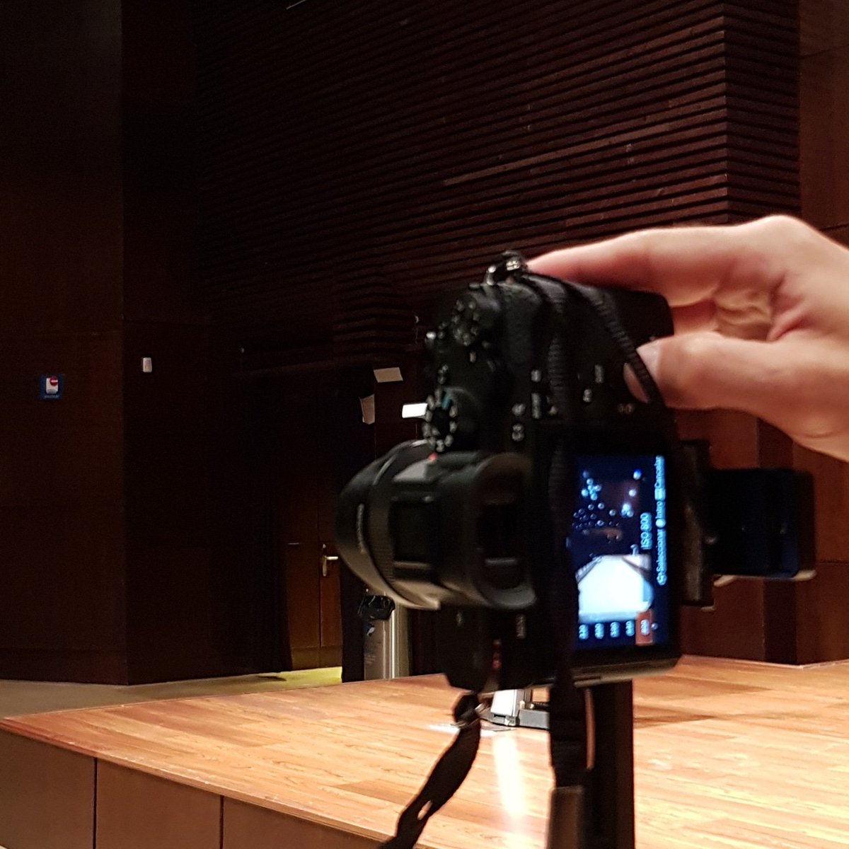 VRestudio tweet media