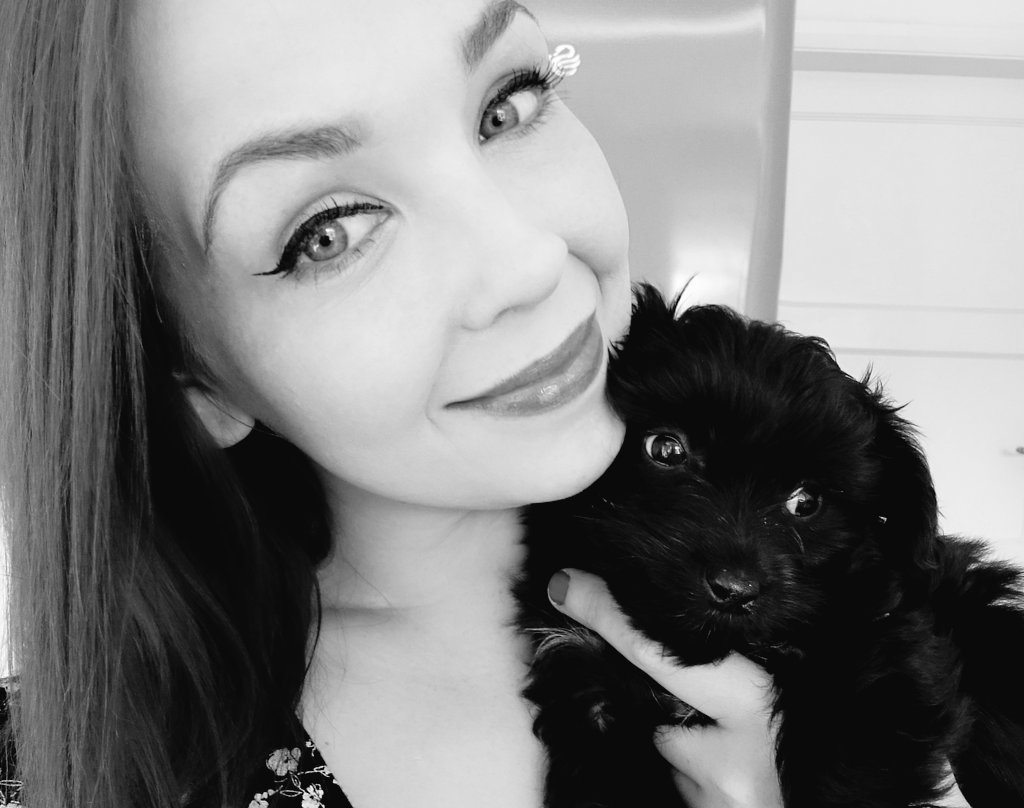 RoseohThorns's tweet photo. Do you ever wonder how you got here? Jealous of a tiny dog who gets to sleep at the foot of my bed every night? Yeah keep sending.. 

@rtdumb @rtswine @RTGhouI @RT4FD @rt_feet @rtfindom @RTP1G #Findom #Femdom https://t.co/FHtcPmpILF