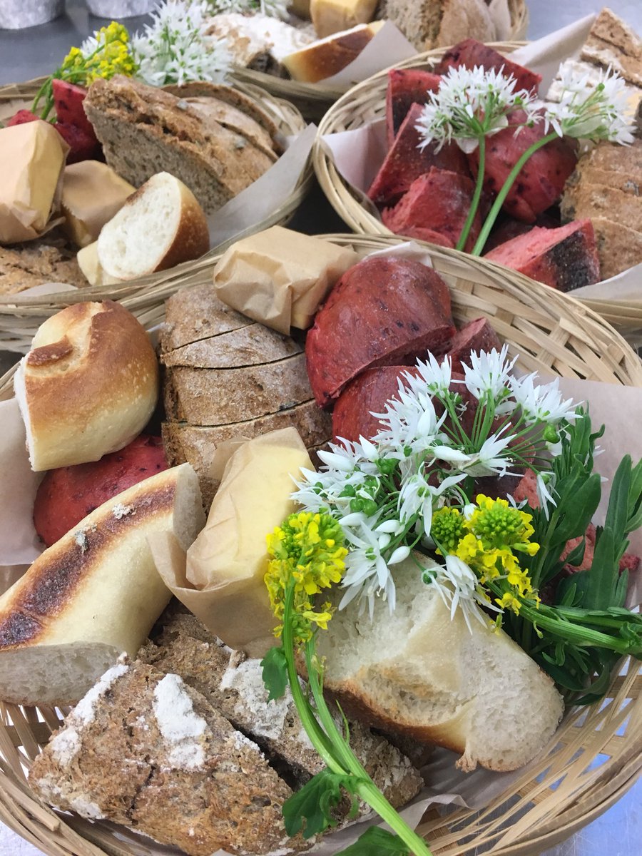 Enjoyed providing lunch for <a href="/McLarenAuto/">McLaren Automotive</a> in a stunningly sunny #Sheffield yesterday. Not sure if our electric @NissanEV_UK vans will keep up but we like them!