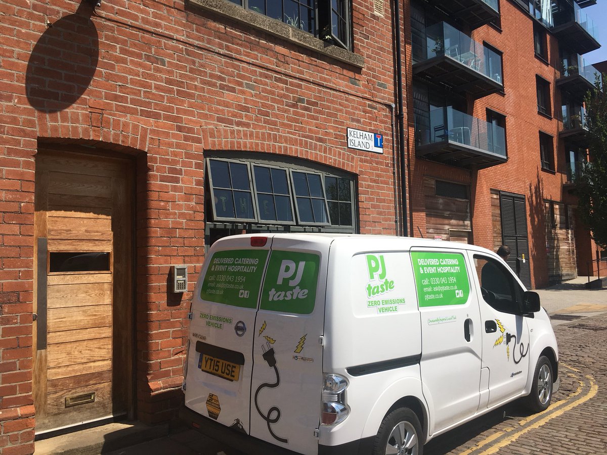 PJtaste's tweet photo. Enjoyed providing lunch for @McLarenAuto in a stunningly sunny #Sheffield yesterday. Not sure if our electric @NissanEV_UK vans will keep up but we like them! https://t.co/org3CSVQqh