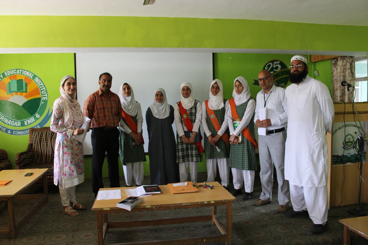 GVEI High Department today conducted an English Spelling competition at the campus. HoD English Department Mr Javaid Ahmad and coordinator Mr GR Mir oversaw the proceedings.
The winning students were rewarded by the school management. #GreenValleySchool #Kashmir