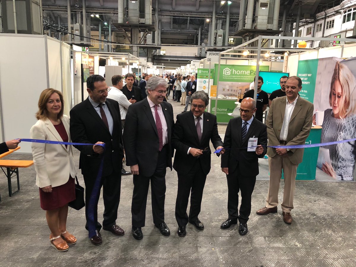 EnricMillo's tweet photo. Inaugurando la segunda edición de #InmotecniaRent, un Salón de Tecnología aplicada al ámbito Inmobiliario en España con más de 60
empresas y más de 1300 profesionales.  Un éxito del @ConsorciZF y de @JordiCornetS por su brillante labor como delegado. https://t.co/2HEWnsnRbJ