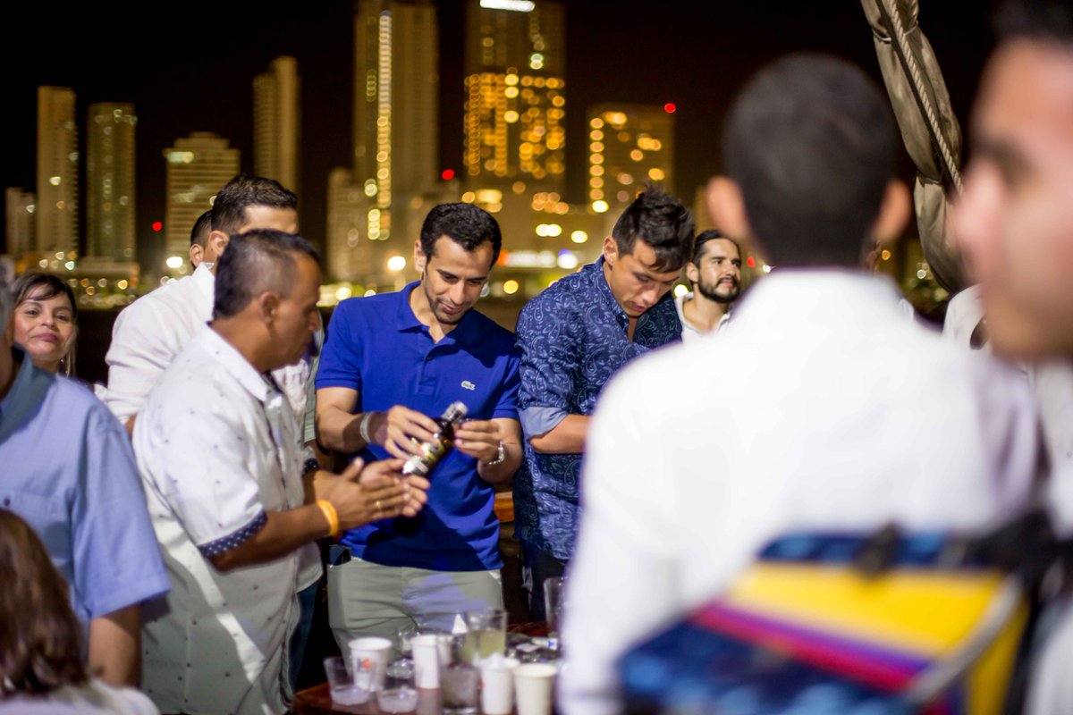 cartagenacity's tweet photo. Operamos sus eventos empresariales sobre la bahia. Celebracion en barco incluye catering gourmet, fingerfood, cena mediterranea o coctel. Almuerzos, cenas, charlas, presentacion de productos y de cierre rumba con DJ o grupo musical. Contacto 315 550 7446 Instagram @cartagenacity https://t.co/nLgNWTc2h5