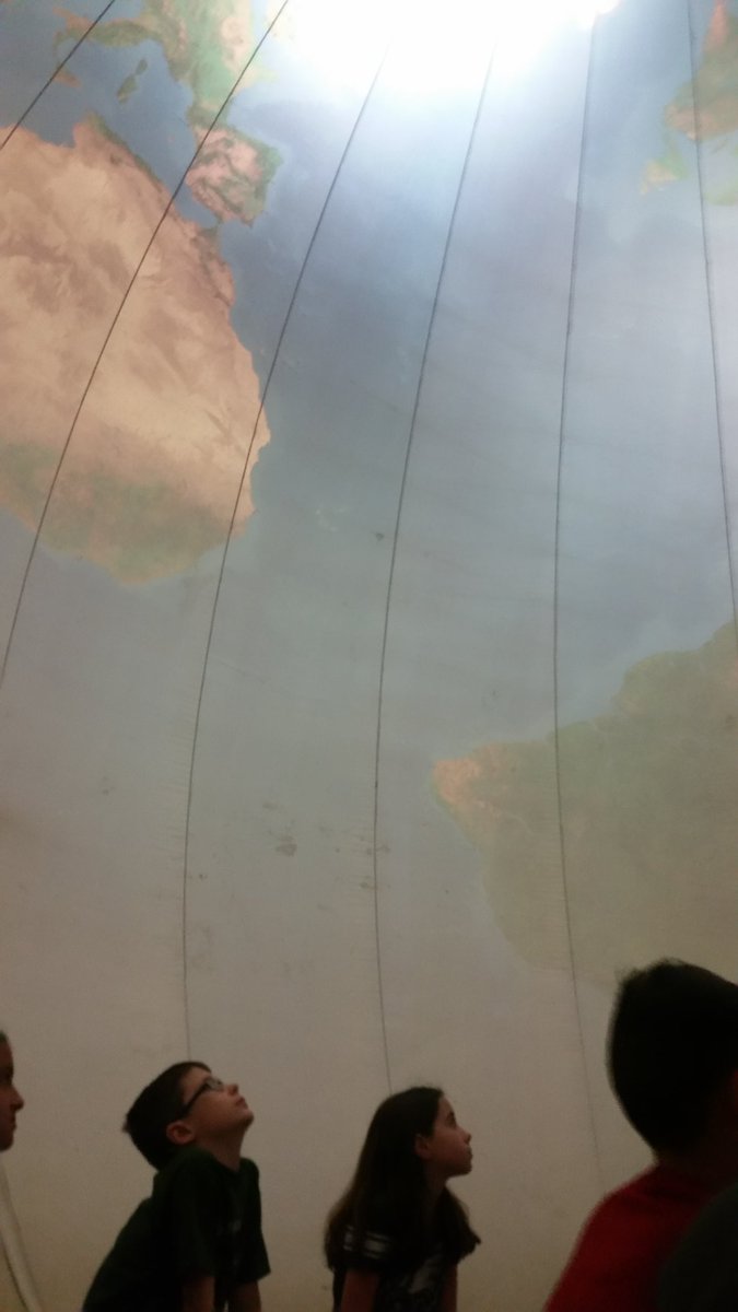 MrsSmitsFRSD's tweet photo. Robert Hunter Third Graders took a trip around the world with The Earth Dome! Students learned about continents, countries and animals from all around the world. #rhraccoons #mobileed @RobertHunterES @FlemRarSchools @KWolffFRSD https://t.co/AqjxiyVD4x
