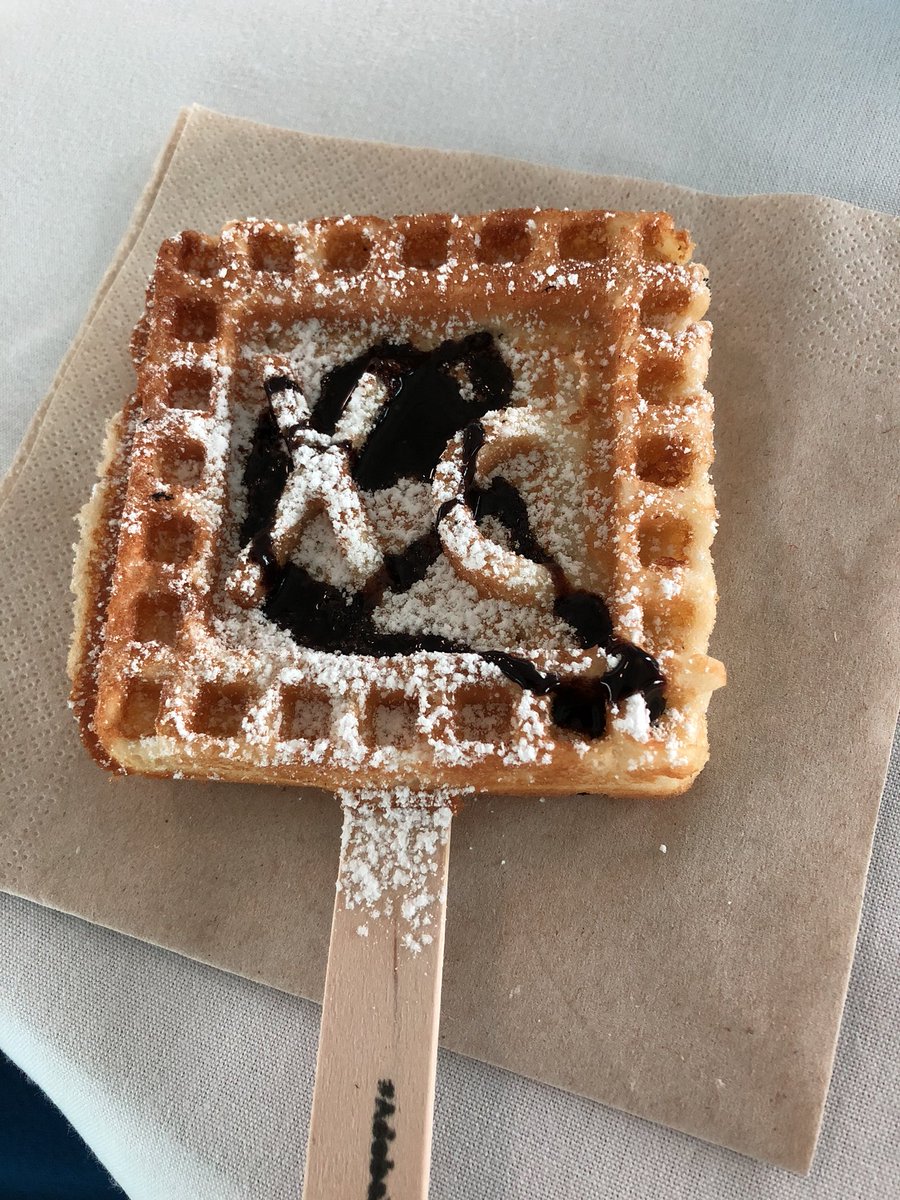 JoeFawx's tweet photo. @UXPlayground #AdobeXD diving into Adobe XD with an XD waffle!! https://t.co/BshTiA1oH3