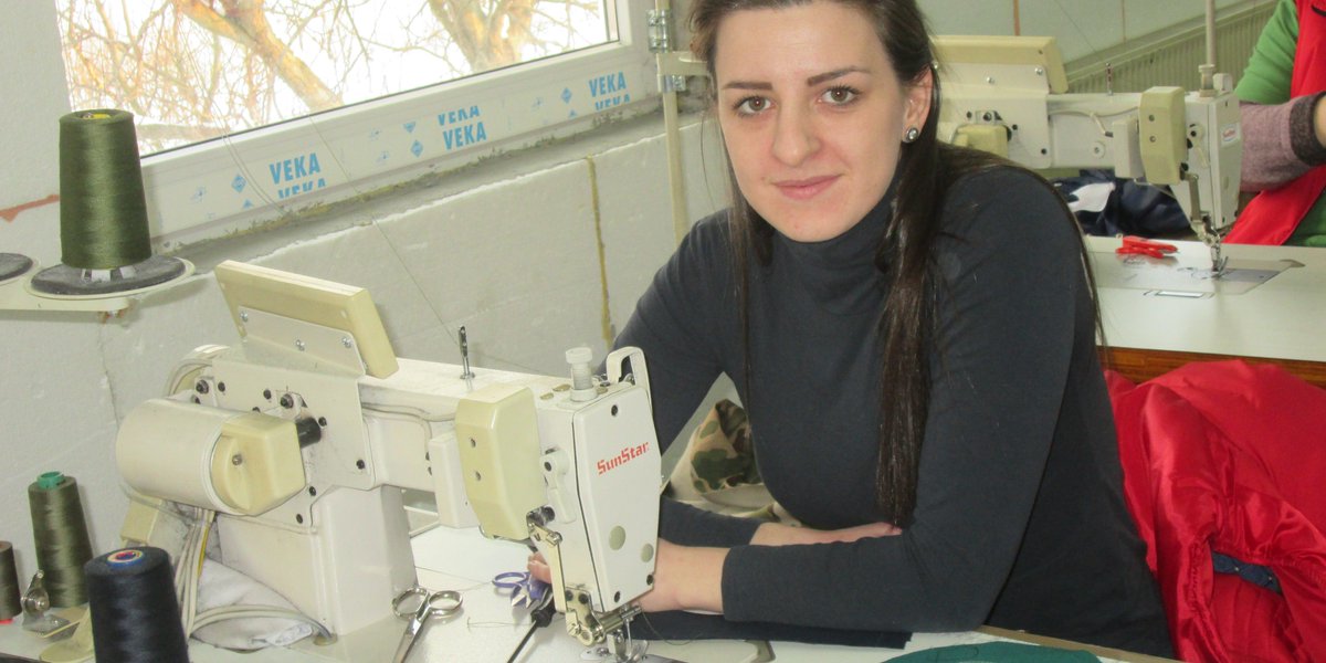 Kako do menadžerske pozicije? Tanja je došla na našu #E2E obuku za krojačicu u konfekciji TID. Od tog posla ipak ništa, jer je poslodavac prepoznao u njoj druge kvalitete i ona će postati menadžerka. #ZnanjemDoPosla #Kruševac bit.ly/PutDoPozicije