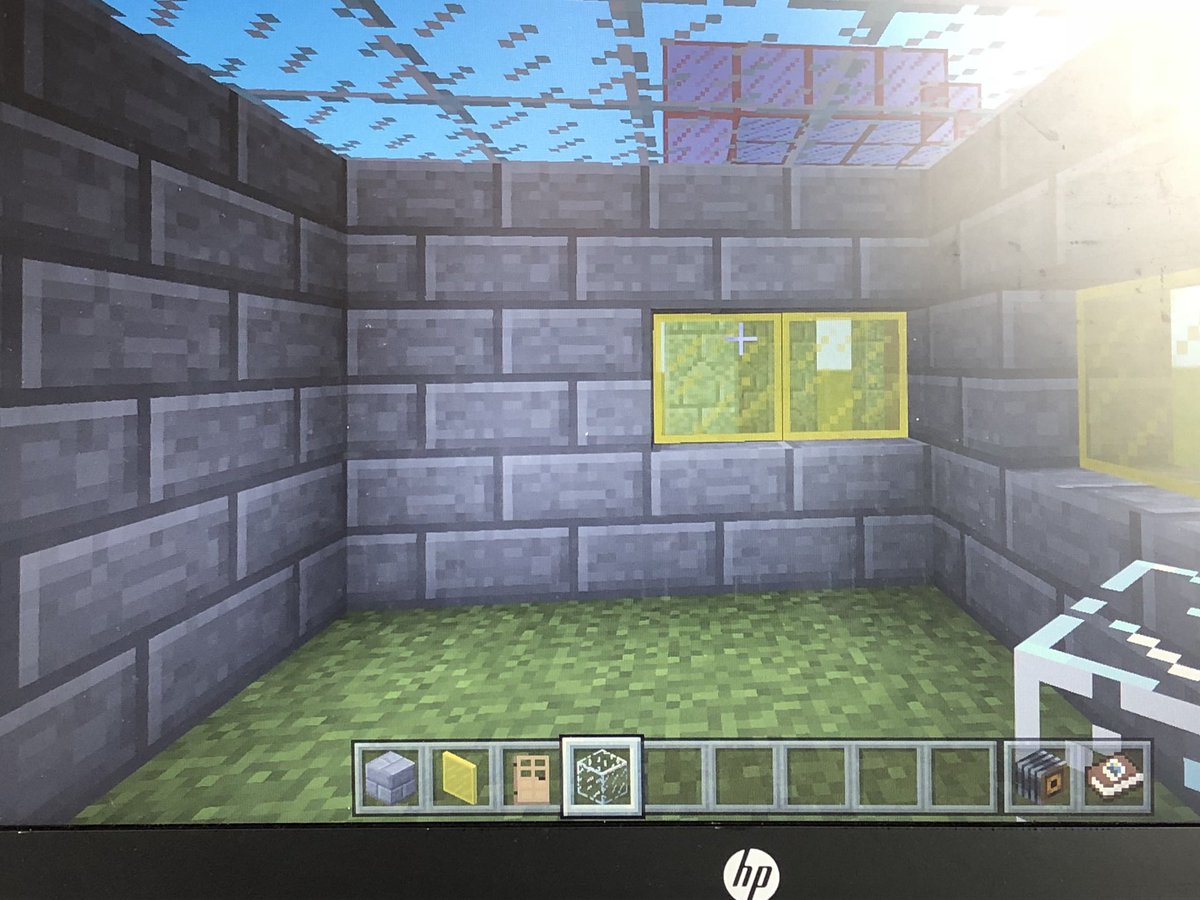 Zeer leuke en inspirerende workshop <a href="/PlayCraftLearn/">Minecraft Education</a> <a href="/ITWorkz1/">IT-Workz</a>. Inzetbaar in mijn lessen wiskunde @UrsulaHorn #21centuryskills