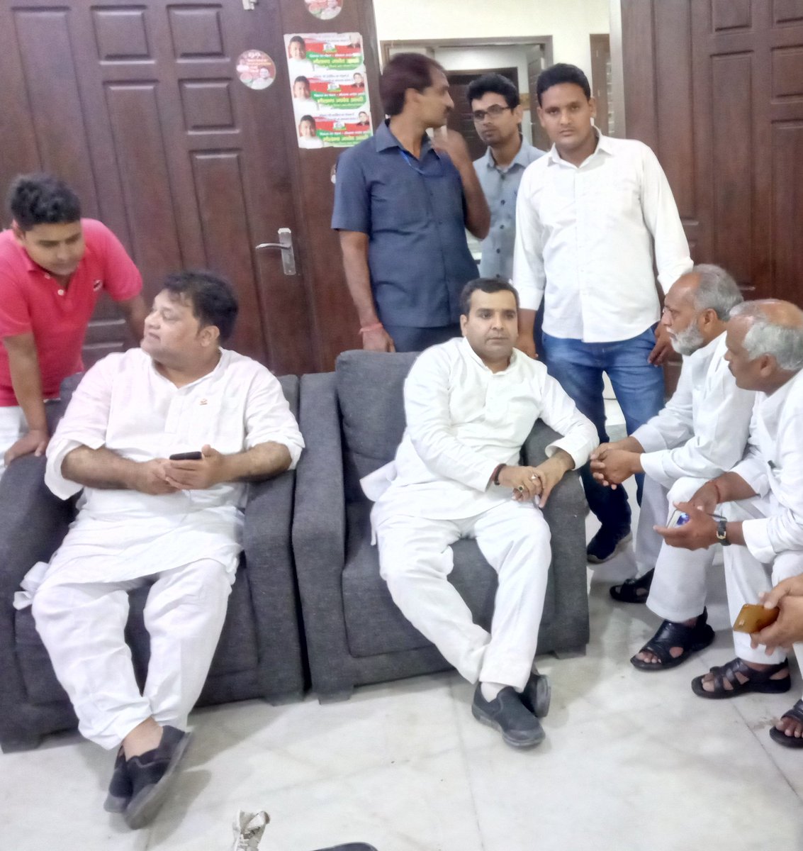 goldyyadav195's tweet photo. नूरपुर उपचुनाव में युवाओ की धड़कन मा०धर्मेन्द्र यादव जी सांसद बदायूँ व मौलाना जावेद आब्दी राष्ट्रीय सचिव सपा के साथ चुनाव प्रचार में। https://t.co/CCHl61wo5D