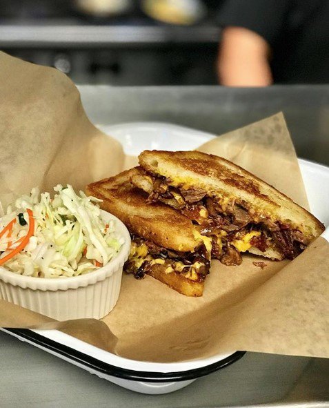 Some Mondays are tastier than others. Like ones that include The Lester: Brisket Grilled Cheese served with your choice of one side. Available daily during lunch.

📷 <a href="/live_coals/">種火</a>