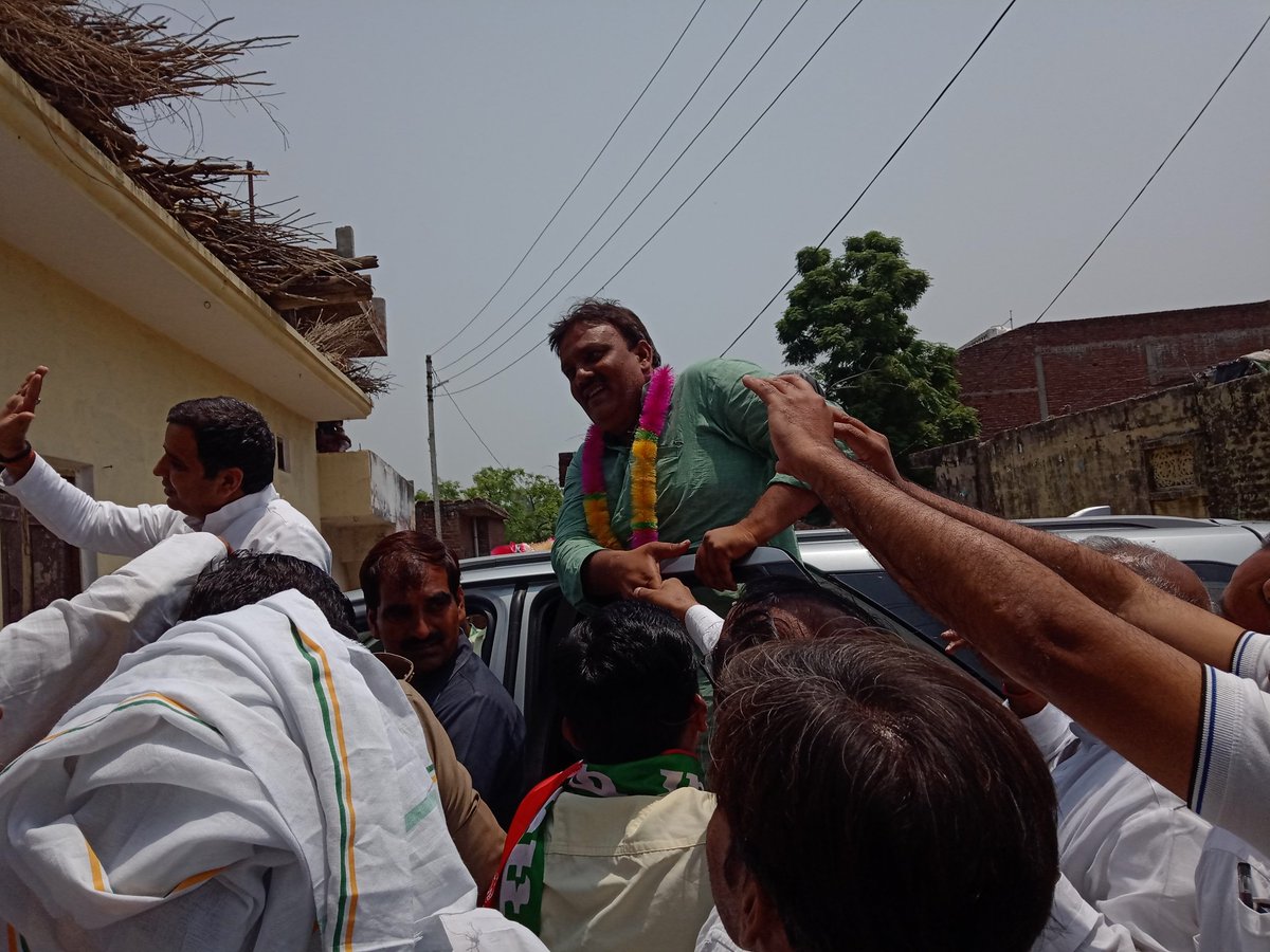 goldyyadav195's tweet photo. नूरपुर उपचुनाव में युवाओ की धड़कन मा०धर्मेन्द्र यादव जी सांसद बदायूँ व मौलाना जावेद आब्दी राष्ट्रीय सचिव सपा के साथ चुनाव प्रचार में। https://t.co/CCHl61wo5D