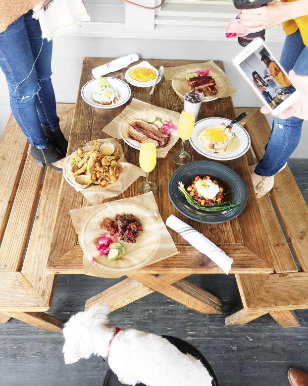 The first weekend of the month calls for brunch! Start June on the right note and join us today and Sunday from 11am-2pm. Photo by the talented <a href="/realmarkm/">Mark Slattery-Moore</a>. 

Reservations: bit.ly/18thandvinebbq