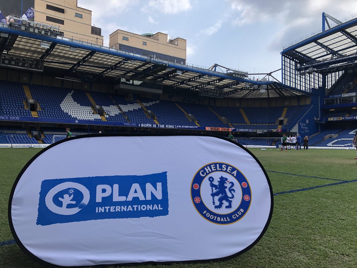 Chelstotal's tweet photo. Tore Andre Flo esteve no Stamford Bridge hoje apoiando o Champions of Change Cup da @PlanUK! 👍 #PlanCFC
https://t.co/z9qh0LmKMG