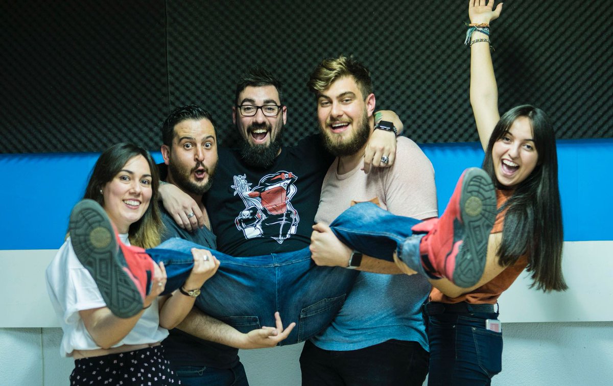 titosinfiltro's tweet photo. El director de contenidos nos ha castigado sin invitado, pero cuando le pasemos esta foto de como se lo pasó @WillyDejota nos perdona fijo

Esta noche estaremos a tope a las 22.00 en @worldpressradio  En #youtube #periscope 

#radio #live #streaming https://t.co/hRFmef09Ph