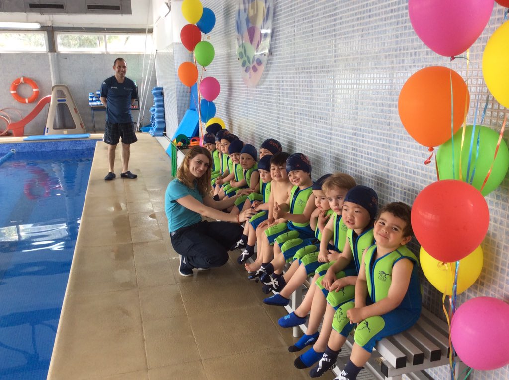 eisekcc's tweet photo. #Hoy disfrutamos de una clase de #matronatacion . Qué bien lo han pasado #nadando con sus papis, hermanas y abuelos. 🏊🏻‍♀️🐠🏊🏻@SEKCiudalcampo https://t.co/pRVK5wICHo