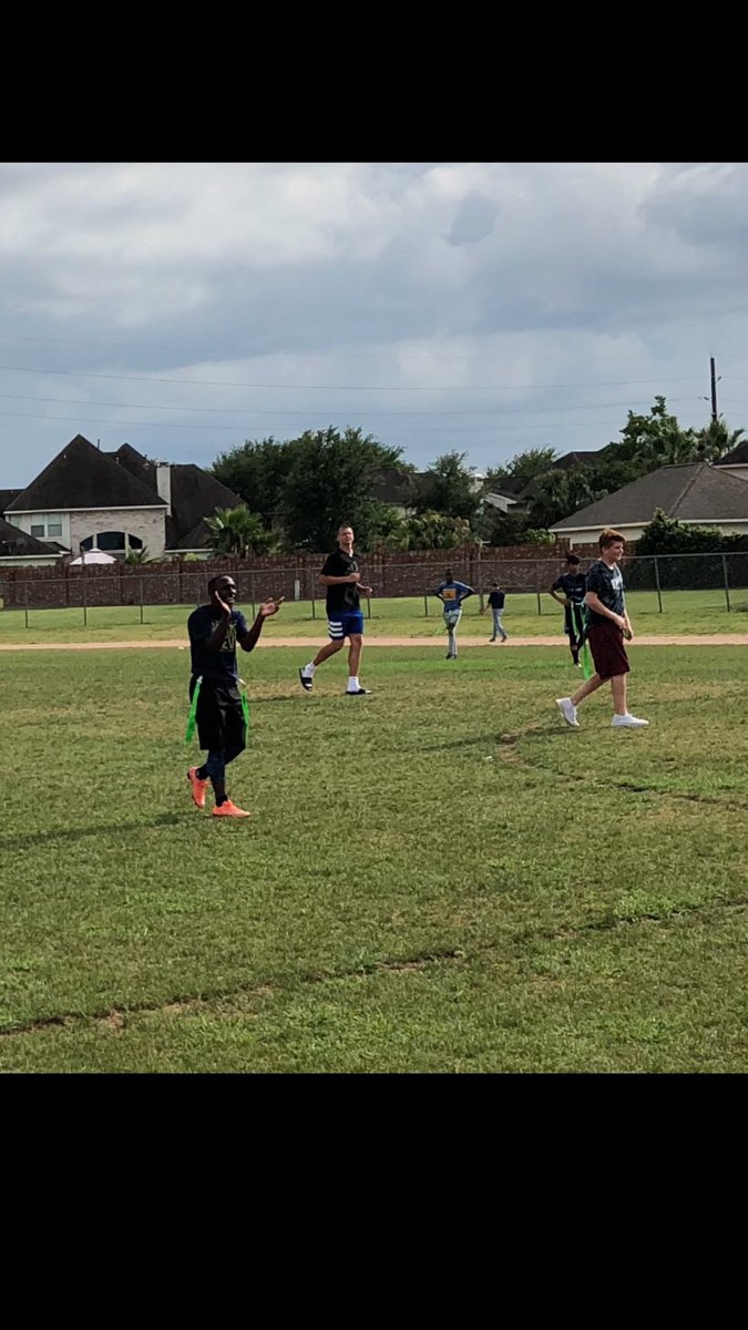 fsmsathletics's tweet photo. Great job by Coach Leaumont organizing a 6th and 7th grade 7 on 7 tournament yesterday.  The kids had a great time and are getting ready for football next year!!  Thanks to @zachzimos and @canyoneg1 for helping out! https://t.co/Geu1we2DlD