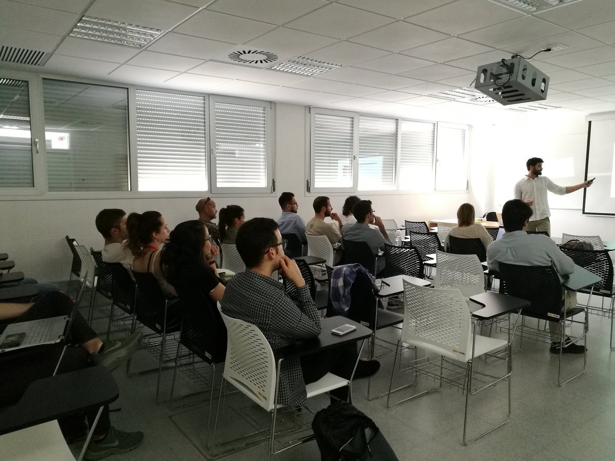 OTRI_Unizar's tweet image. Disfrutando de la charla de @rf910 CEO de @nekiglobal startup @unizar en el Programa #Spinup y @ExplorerZGZ #cuentaexperiencia #Emprendedores