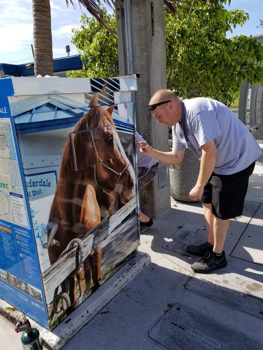 FTLCityNews's tweet photo. Happening now! Artwork being installed on traffic control boxes on US1/Sunrise Blvd near Holiday Park. #FTLpublicart @deantrantalis @BenSorensen @heathermoraitis @glassman4ftl @rmckinzie8779 @leefeldman @clagerbloom @FLPD411 @playlauderdale https://t.co/C5I3nvZKn2