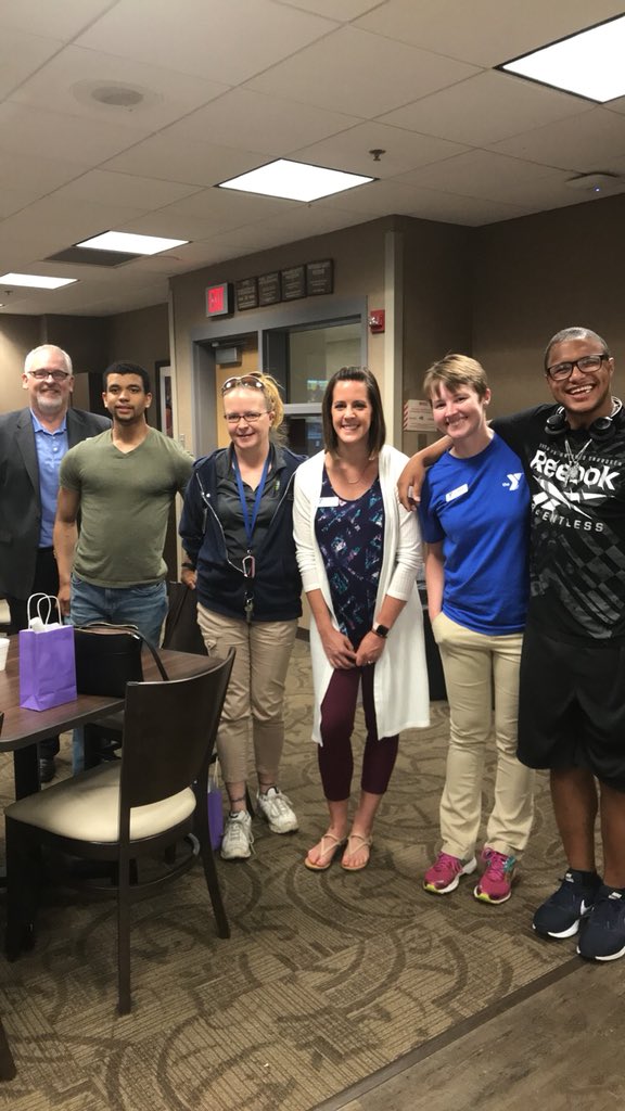 GiantInterns's tweet photo. Pathways hosted breakfast this morning with fruit, donuts, and bagels for guests. Huge thanks to our community partners for a wonderful year! @BenDavisHS @dantedebrown @rinehartsped #WeAreWayne https://t.co/oD2uj1NyYs