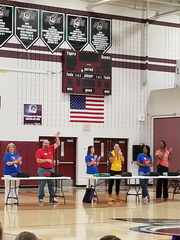 CHEAVID's tweet image. #bindershaketest #AVIDrocks @CollegeHillsTC @CSISD_AVID