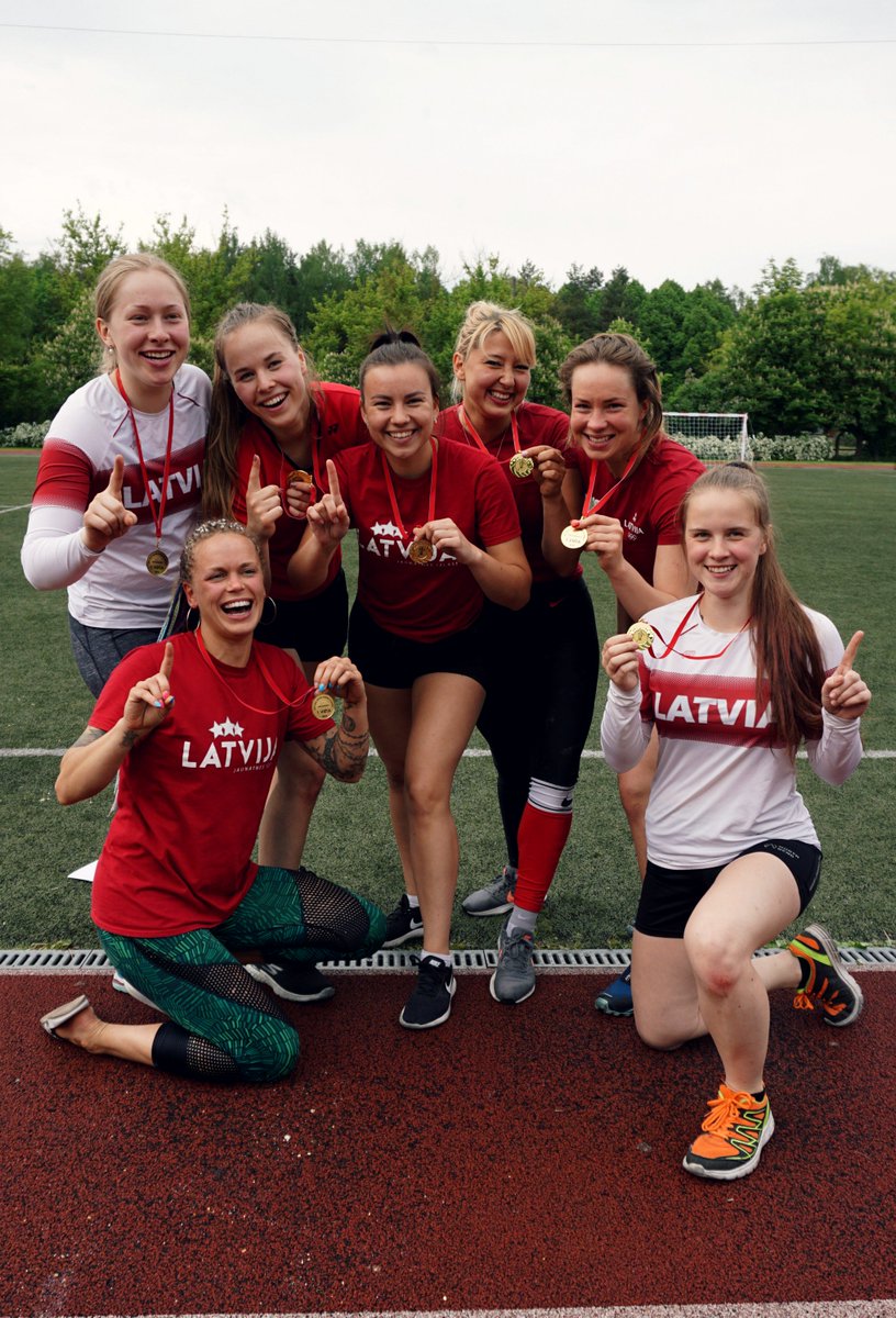 LSPA_lv's tweet photo. LSPA docētāju komanda triumfējusi Nila Graša piemiņas turnīrā handbolā. Dāmām spēcīgākās handbolistes studē 1.kursā. 🥇https://t.co/Duwodeqxzf
#handbols @LVhandball https://t.co/RQz2ggt2xE