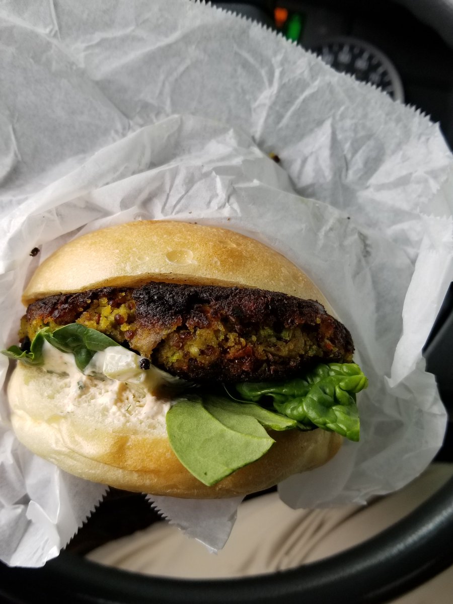 AtlFoodGang's tweet photo. Indian veggie burger 👍🏾👍🏾 #SouperJennyBrookhaven https://t.co/A9Q4HLmnLL