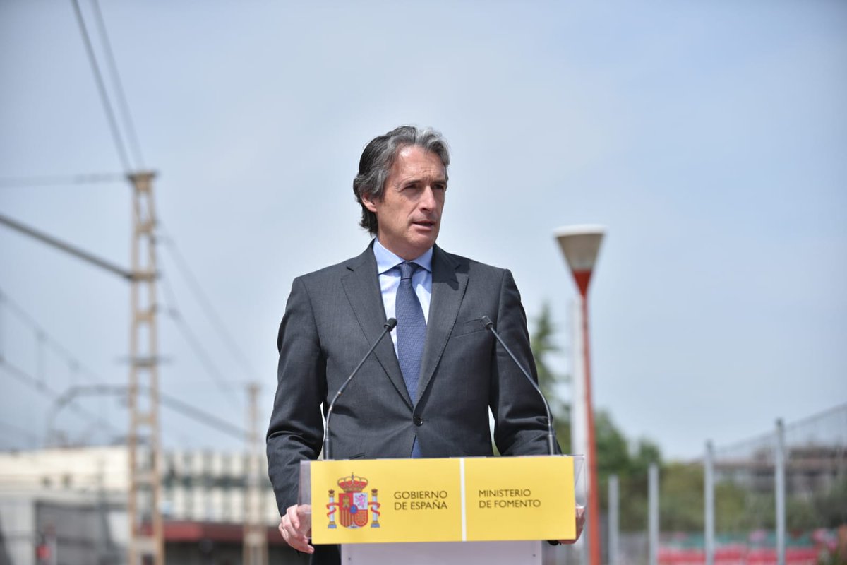 idlserna's tweet photo. En mi visita hoy a la estación Ramón y Cajal de @CercaniasMadrid he repasado los avances del Plan de #Cercanías de #Madrid, que ratifican, tan solo mes y medio después de su presentación, que no hemos parado de trabajar y que cumpliremos nuestros compromisos @Adif_es @Renfe https://t.co/SrNjmMWdJL
