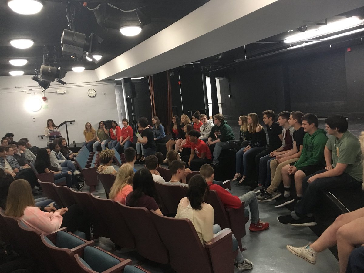 SFHS_Principal's tweet photo. Welcome to our Deer Creek 8th grade students! The SFHS mentors are here to welcome our newest students. https://t.co/L7zs6k53nn