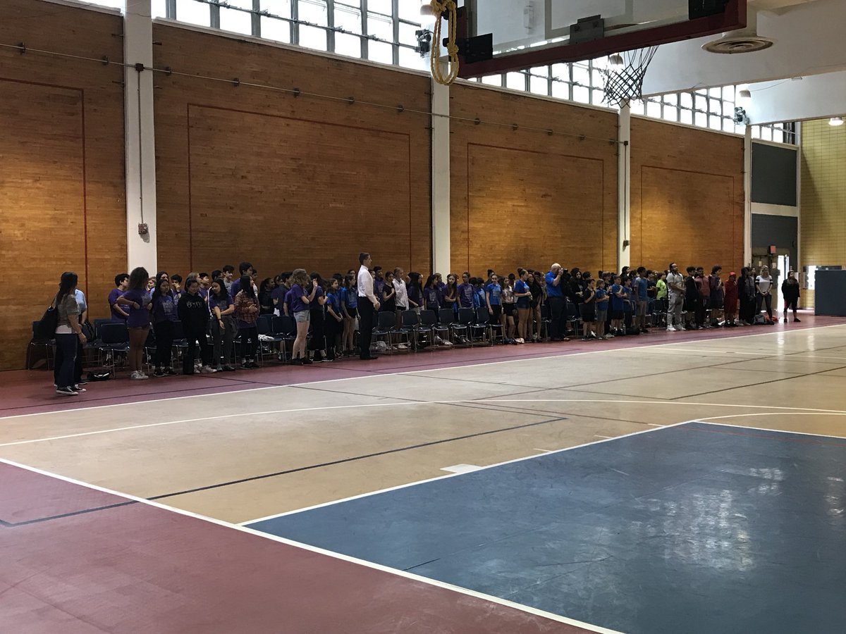 NYPDSport's tweet photo. Tip off is imminent in the @NYPDnews #pcsl basketball championship game as #brooklynsfinest takes on #bronxnarcotics for the championship. Honored to have #MS104 students along cheering the teams! Goodluck to both teams! @NYPDONeill @NYPDCommAffairs #basketball #nypdfinest #Nypd https://t.co/YWppyAf4Eg