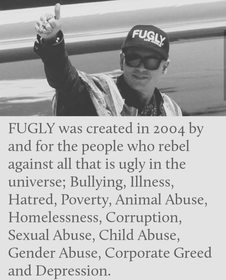 lexi_2412's tweet photo. ๐RT @fuglylosangeles: Wearing his FUGLY hat in support of no Bullying Movement #fuglylosangeles #JohnnyDepp #reversethehate #dontbully #love #losangeles #Fuglyofficial #fuglytrademark https://t.co/AJkSTJ3sPN