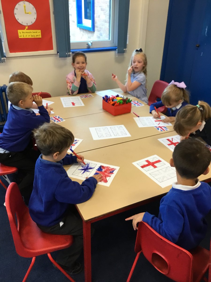 Y1HazelClass's tweet photo. Union Jack flags for our parade tomorrow 🇬🇧✨ https://t.co/GBDt1GkeUg