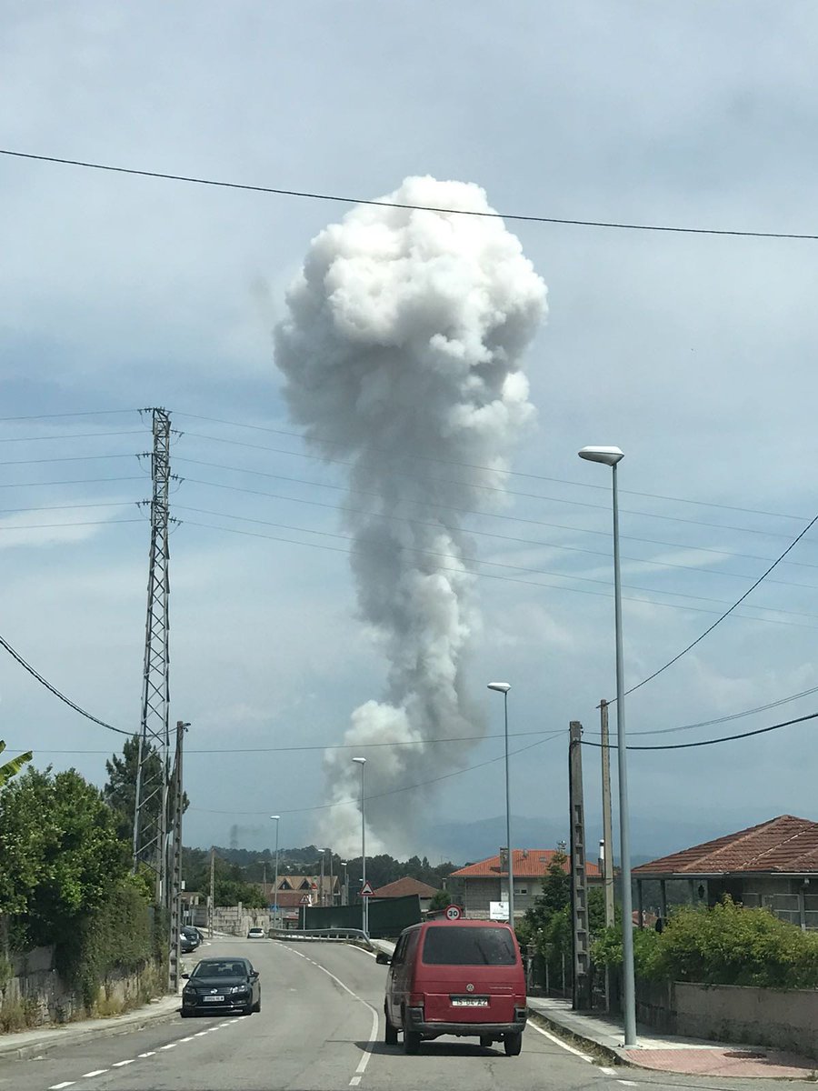 Explosión pirotecnia Tui #tui #pirotecnia