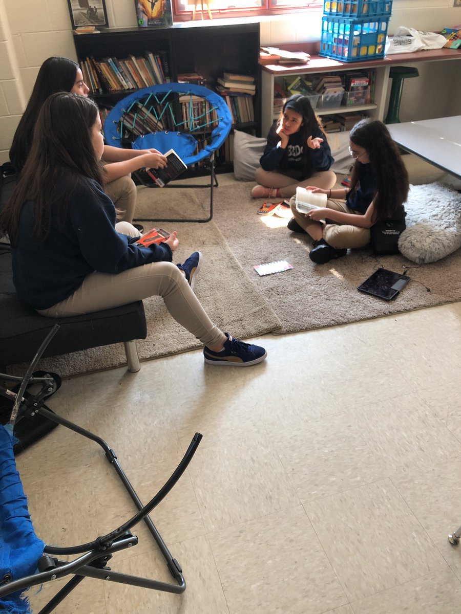missmclb's tweet photo. book clubs + signposts in action! 😍 @VH17972 @leahod @BerwynSouth100 #engagefms @FreedomD100 https://t.co/Gp2Vui333h