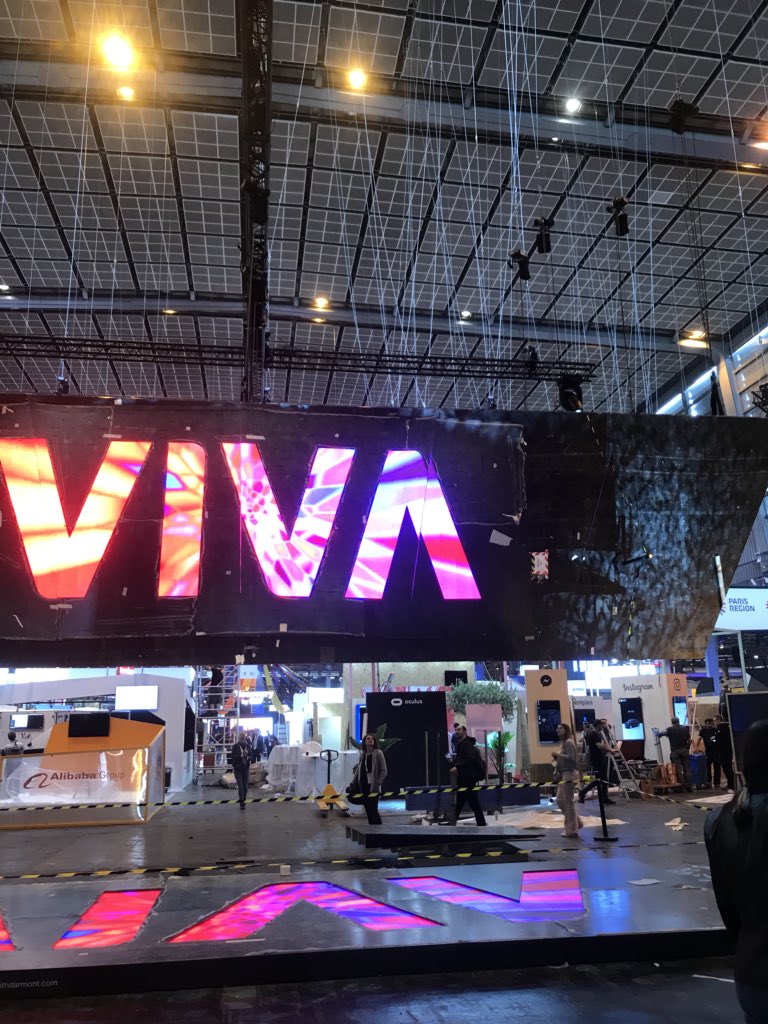 LaurentTRIPIED's tweet photo. J- quelques heures ! Notre #projectmanager #bziiit Alexandre arrive tel THE Pistolero de la captation de data #standconnecte Made in #NvelleAquitaine
Impressionnant l’activité sur le salon !!! Il y en a qui vont finir tard !! Bon courage à tous 💪💪💪 https://t.co/YMQJk2HSeV
