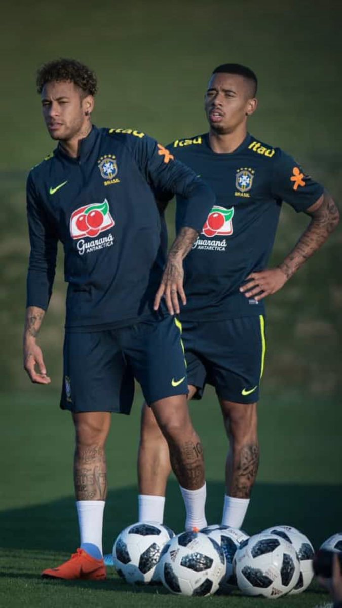 mundodabola's tweet photo. Você e seu amigo tão concentrados no fut | A 10/10 passa. https://t.co/9eTMFbq4vo
