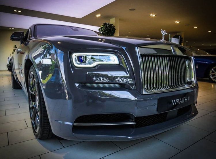 1 of 55 Limited Edition Rolls-Royce Wraith: Luminary Collection is now available to view at Rolls-Royce Motor Cars
Manchester! Complete with exclusive shooting star headliner and bespoke orange shimmer paintwork💫

#RollsRoyce #Wraith #LuminaryCollection goo.gl/dwQqUb