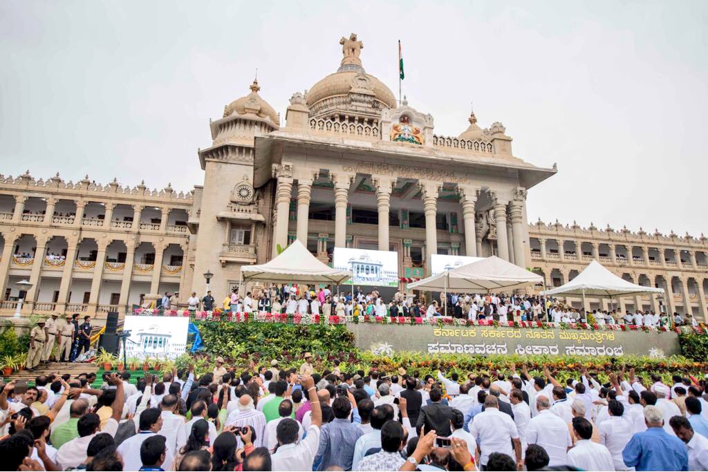 yadavakhilesh's tweet photo. An important day for us all. At the oath-taking of the Chief Minister Shri HD Kumaraswamyji and his deputy, Shri G Parmeshwaranji. https://t.co/VjdFm4bQVE