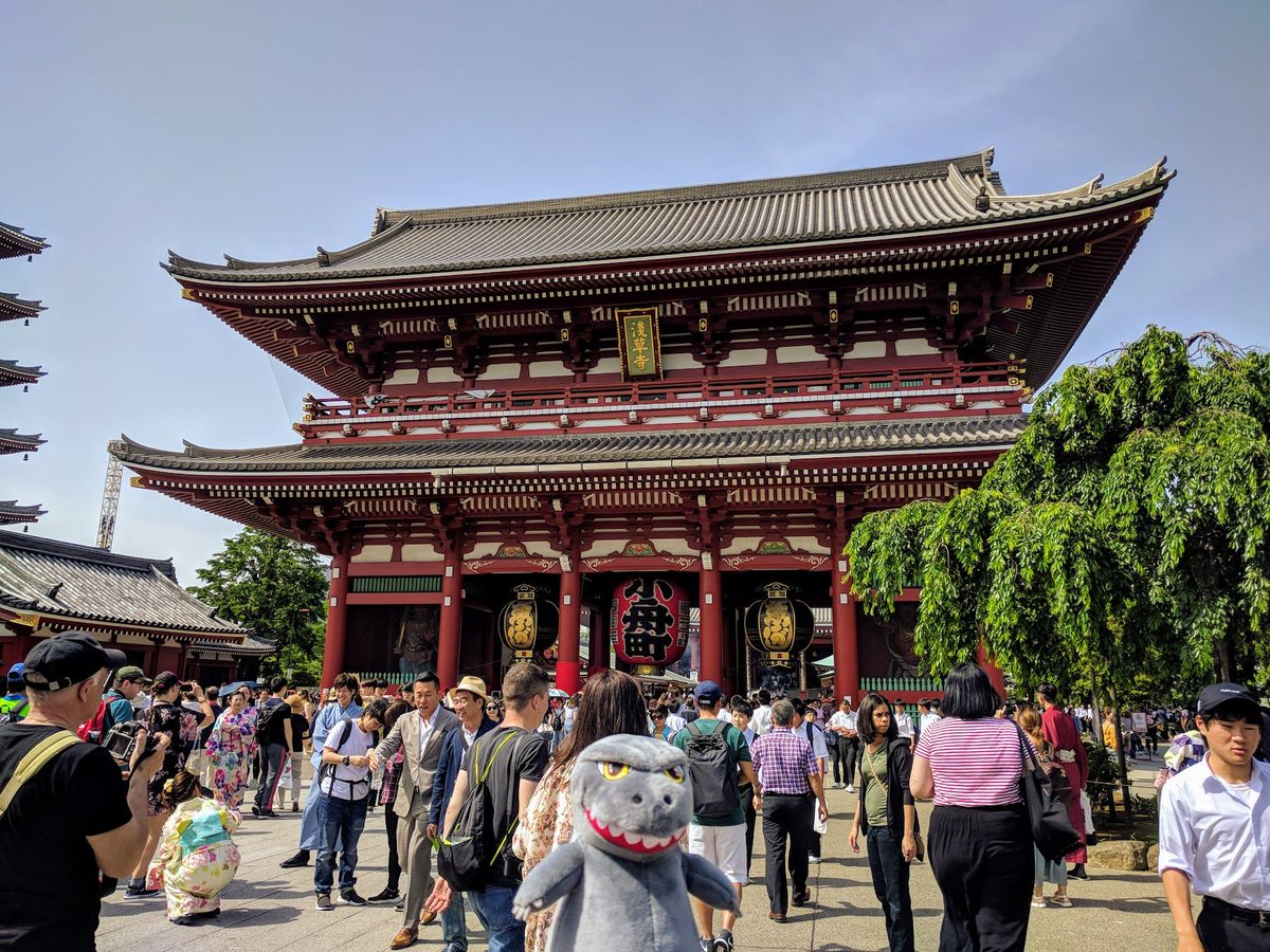 ThinkCoolToys's tweet photo. Godzilla arrives at Sensō-ji Temple.

#godzilla #japan #japantrip #japantravel #tokyo #plush #asakusa #asakusastation #japantrip2018 #plush #japantokyo #japantravelphoto #sensoji #sensojitemple #sensojishrine
#sensojiasakusa https://t.co/Ns3rhnyhoM