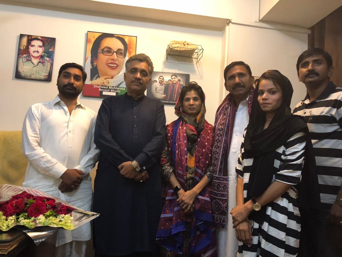 ImranKhanzada_'s tweet photo. GS PPP Cultural Wing @LiaquatShahani_ Sb &amp; Brother @Shoukat_Abbasi8 Meet With Home Minister Sindh @siyal_anwar Sb Minister Transport @SyedNasirHShah Sb Att Sindh Assembly And Congrating To @RomaMatto On Being Appointed As Vice President of #PYOSindh .

@BBhuttoZardari @AseefaBZ https://t.co/RgcE8X7Ohn