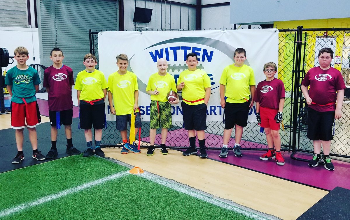 wittenhuddle's tweet photo. Seal the Deal! Varsity division completed their competitive 2018 Flag Football Season last night. Proud of all the athletes for their commitment to improving and gaining positive reps. #nextseasonstartsnow #springball2018 #varsitydivision https://t.co/CxpeThDZ9g