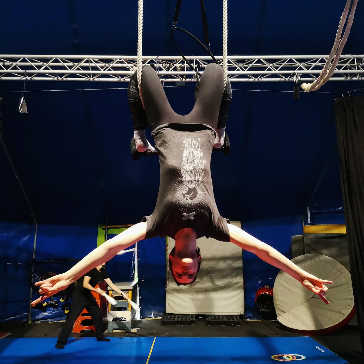 👕 Il nous reste encore quelques t-shirts hommes en taille L, XL et XXL !  👕

 📧 Contactez-nous par mail à l'adresse communication@poudriere.com si vous voulez votre souvenir de cette belle édition 2018 !