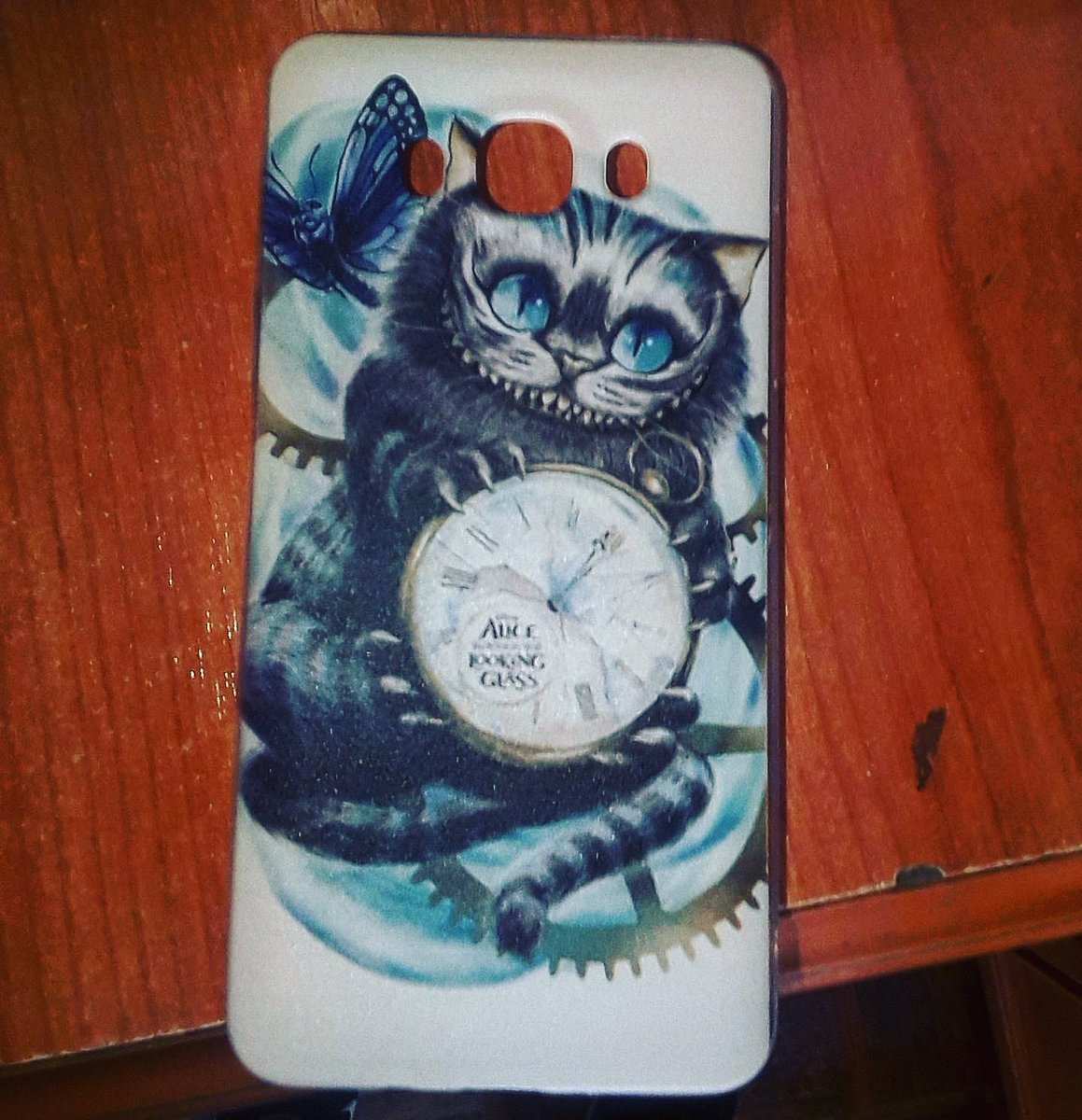 •Mi nueva carcasa para el móvil•
#GatoCheshire🐱
#AliciaEnElPaisDeLasMaravillas 
#MeEncanta
#LecturaFumy