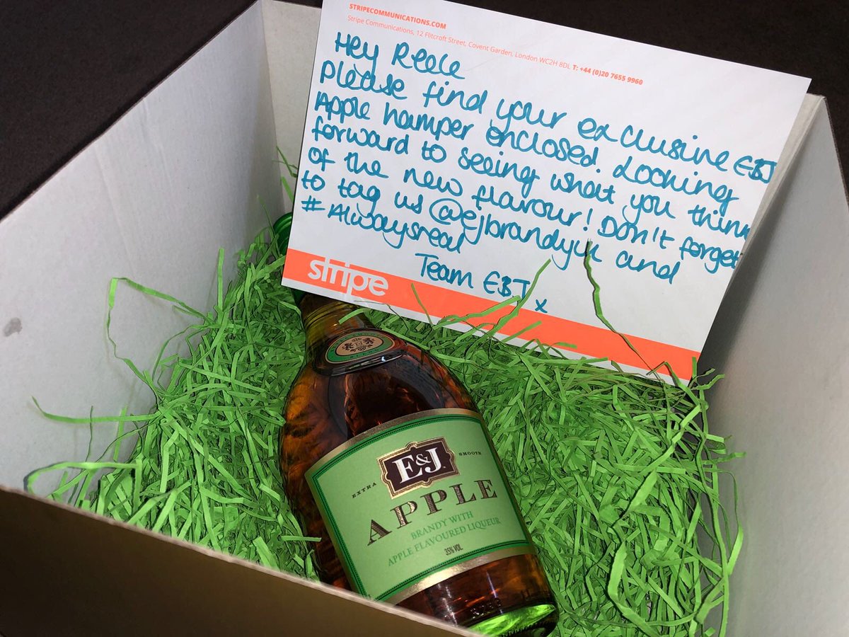 mcflamezee's tweet image. Big Up @EJBrandy For Sending Me This Exclusive E&amp;amp;J Apple Hamper #alwaysreal #teamflamezee #brandy #applebrandy