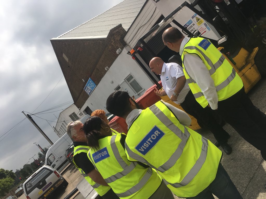 SignFabUKLtd's tweet photo. Our @makeihsc visitors are loving their factory tour at @SignFabUKLtd with Mike &amp; Alan, especially meeting our letter makers. #signfab #lettermaking #quality #experts #tradeonly #homeofsignage #Leicester https://t.co/bbU1daqGUN