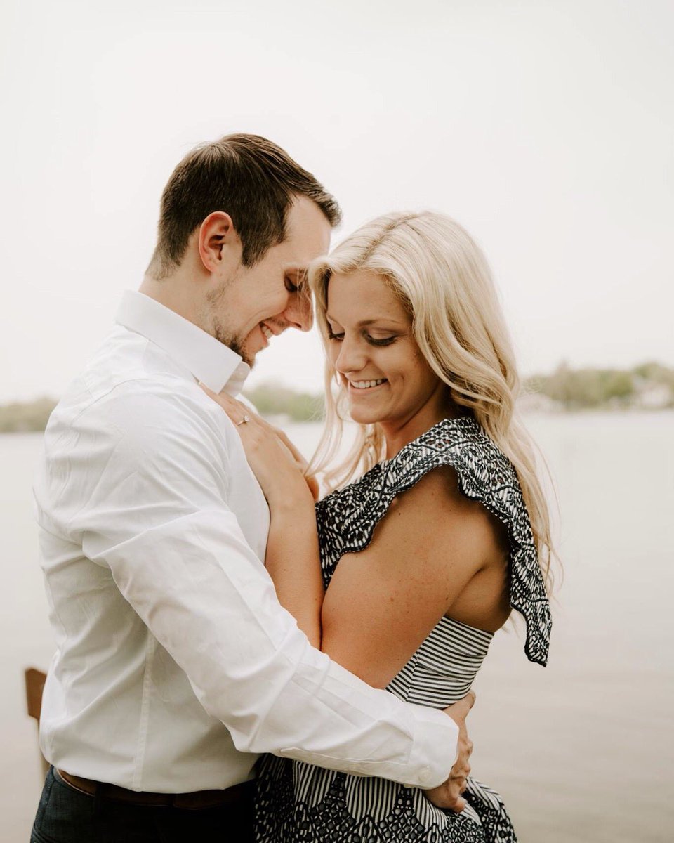 GoodingImages's tweet photo. How sweet is this engaged couple? #engagementphotographer #weddingphotographer #weddingphotography https://t.co/5OiHjQc1bi