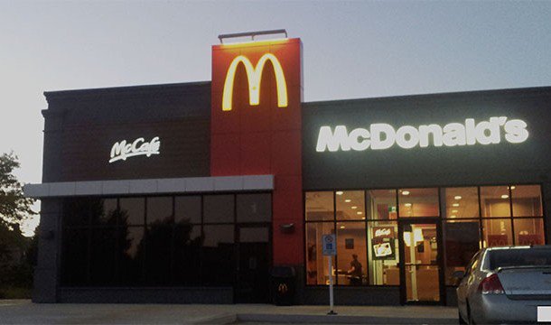 list25's tweet photo. Q: What company is the world's biggest distributer of toys?
A: McDonalds (1.4 billion per year)
https://t.co/DXT90TuARo
#TrickyTrivia https://t.co/s5ijJCIUSF