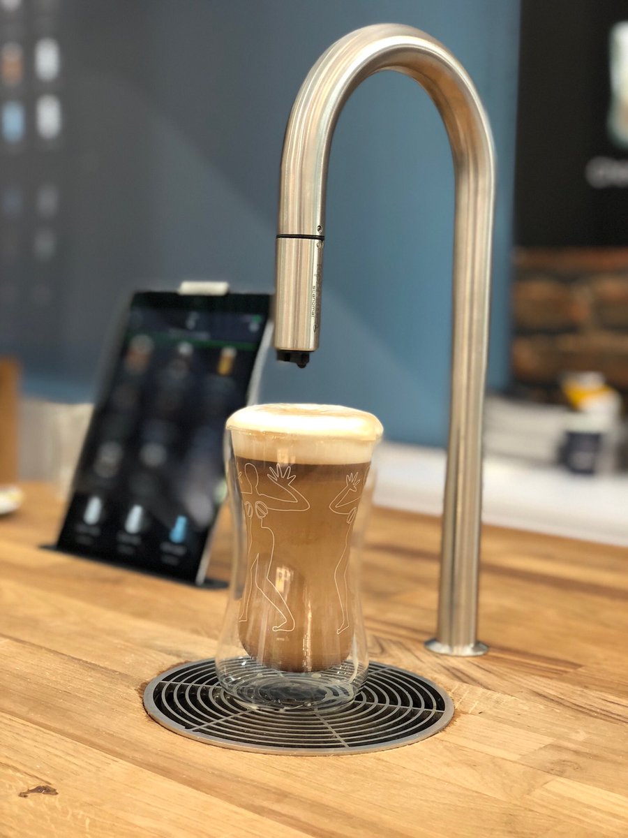 ScanomatUK's tweet photo. Who fancies a flat white? #TopBrewer #flatwhite #amokka #europeancoffeeexpo #coffeeontap @Eurocoffee_expo https://t.co/eS9Om9fh2e