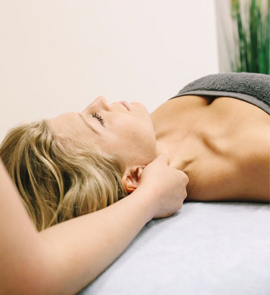function360's tweet photo. Vocal Massage targets all areas involved in voice production, the respiratory system and mastication muscles, including techniques to improve your posture &amp; vocal health.
Ideal for singers, actors, public speakers, teachers and all professional voice users.
#vocalmassage #singing https://t.co/4B7cNFibRn