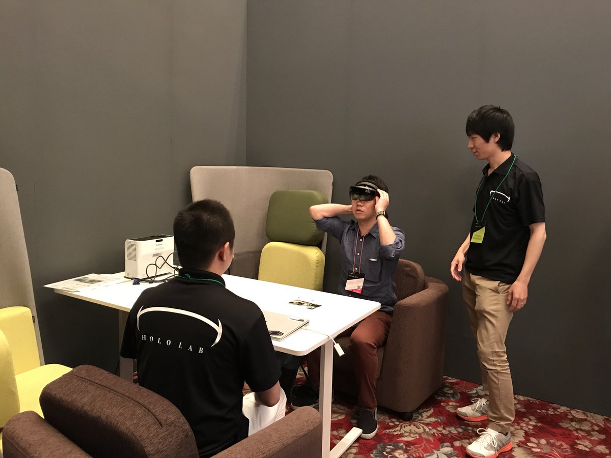 cacciema's tweet image. 昨日今日とde:cordで展示。VR/AR始めるきっかけになったコミュニケーションがテーマということで熱がはいる。楽しかった！
#decode2018